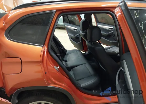 2015 BMW X1 Sdrive28I из США, поврежденный, VIN WBAVM1C59FV317825